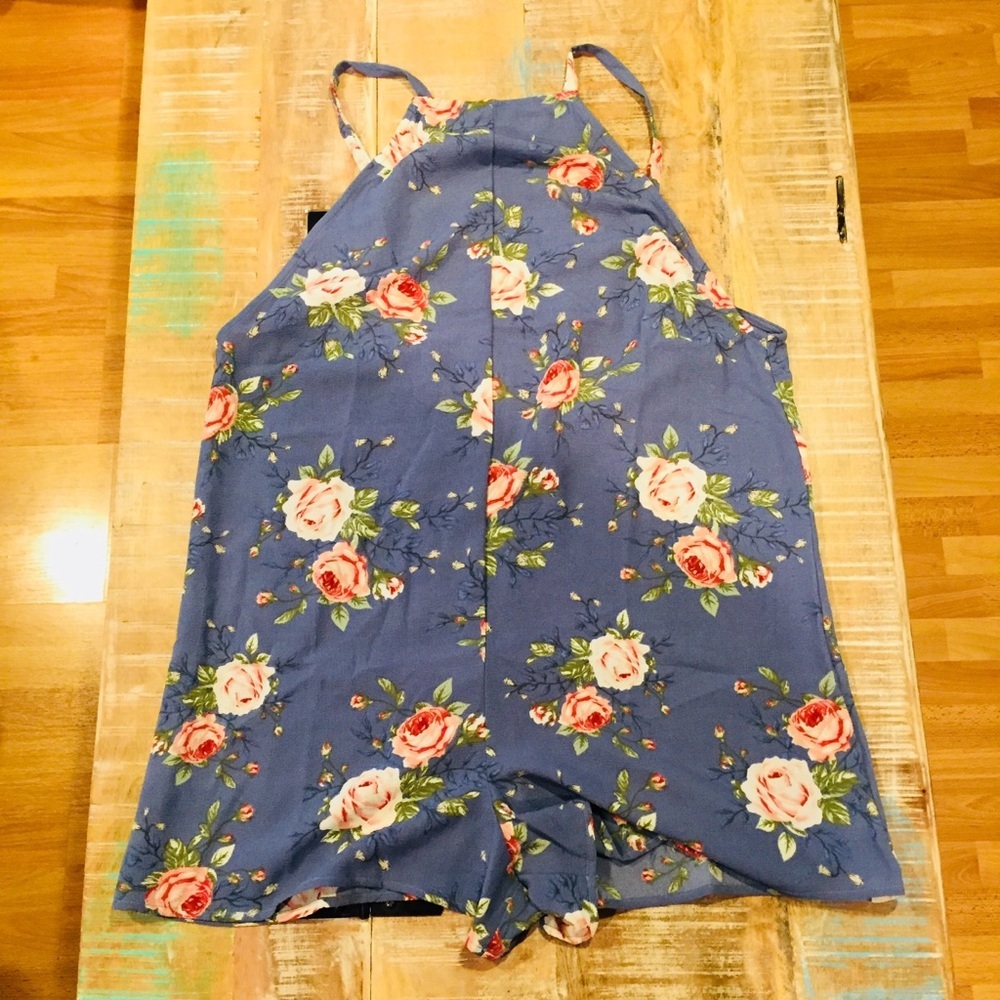NWT Show Me Your Mumu Isidora Romper Small budding blues blue floral shorts - Picture 3 of 7